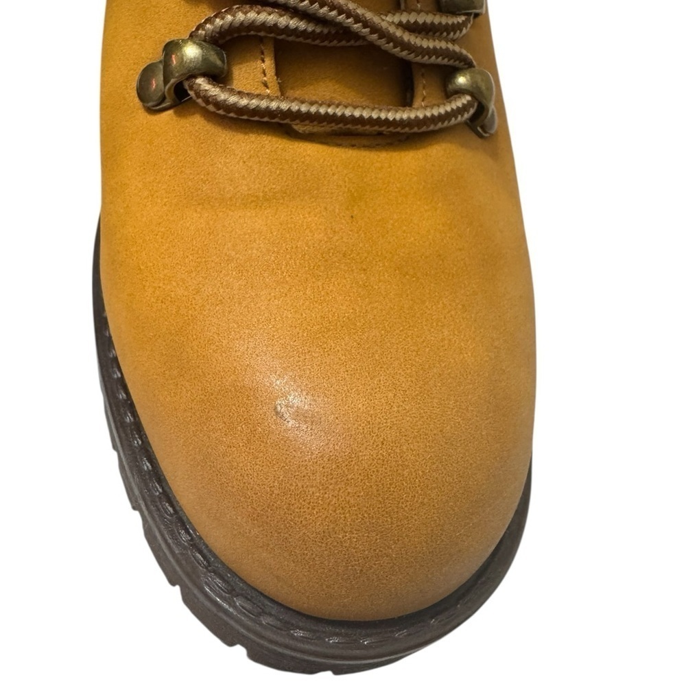 NWOTs Wren Lug Sole Tan Hiker Boots from Maurices size 7 1/2 - Picture 3 of 10